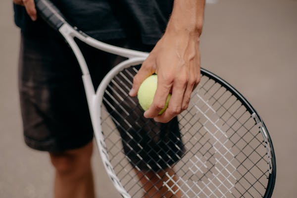 Best Tennis Strings 2026: Polyester vs Multifilament vs Natural Gut